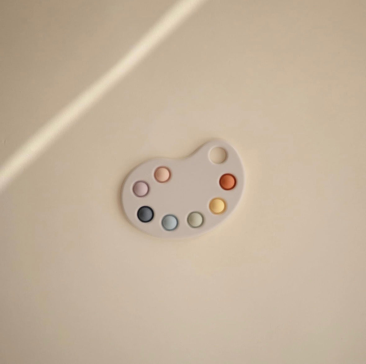 Mushie Paint Pallete Press Toy